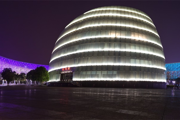 建筑亮化工程設(shè)計(jì)要考慮的問題有哪些？