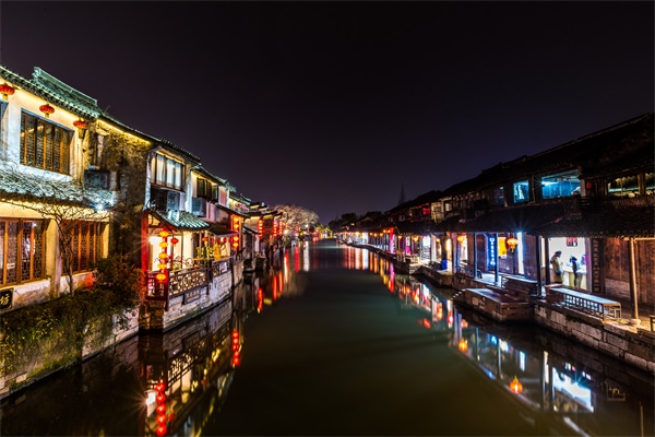 文旅特色小鎮(zhèn)燈光照明要如何科學規(guī)劃？