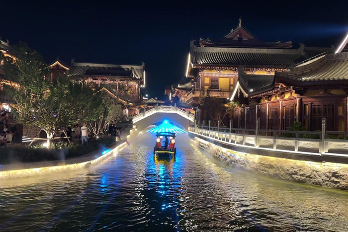 墨痕燈影：書法藝術與景區亮化的筆墨交融